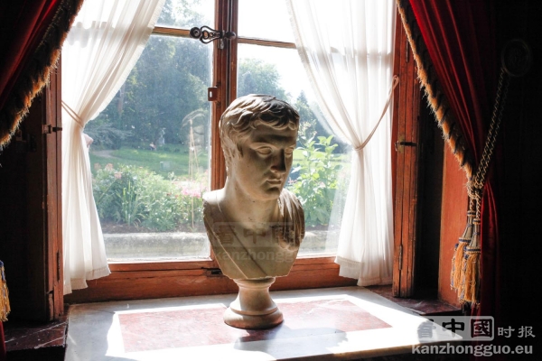 马勒梅松城堡( chateau de Malmaison) 马勒梅松城堡( chateau de Malmaison)