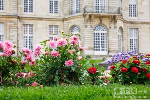 漫步香舒芒城堡花园 (Chateau de Champs-sur-Marne) 漫步香舒芒城堡花园 (Chateau de Champs-sur-Marne)