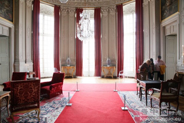 游览香舒芒城堡 (Chateau de Champs-sur-Marne) 游览香舒芒城堡 (Chateau de Champs-sur-Marne)