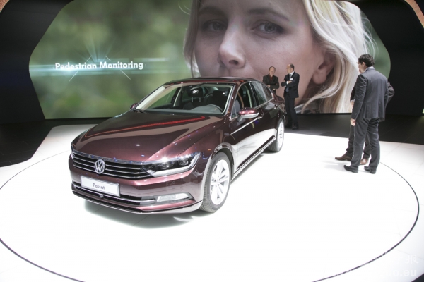 首发第八代大众Volkswagen的Passat (摄影:李牧/看中国) 首发第八代大众Volkswagen的Passat (摄影:李牧/看中国)