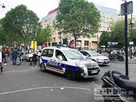 美丽城的警车。(摄影:林莲怡/看中国) 美丽城的警车。(摄影:林莲怡/看中国)