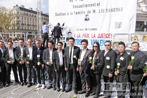 出席追悼会的部分侨领。(摄影：林莲怡、李牧/看中国)