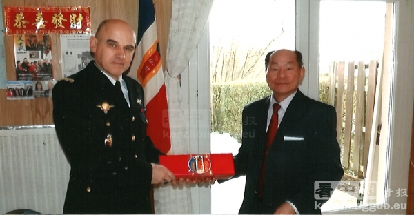 图片说明 图片说明