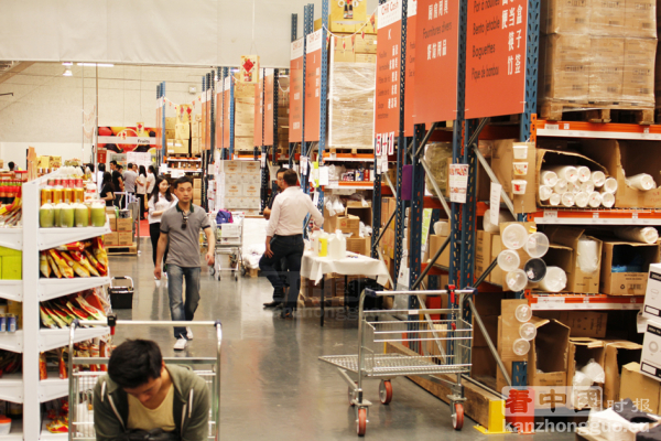 利鑫CHR CASH 中日韩泰大批发公司(摄影:林莲怡/看中国) 利鑫CHR CASH 中日韩泰大批发公司(摄影:林莲怡/看中国)