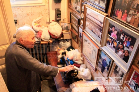 飘洋过海到法国的百年老式缝纫机(摄影:林莲怡/看中国) 飘洋过海到法国的百年老式缝纫机(摄影:林莲怡/看中国)
