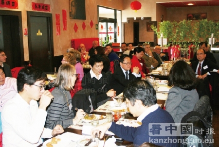 欧洲梅兰协会羊年新春联欢会场一景 (图片由欧洲梅兰协会提供) 欧洲梅兰协会羊年新春联欢会场一景 (图片由欧洲梅兰协会提供)