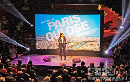 伊达尔戈在3月13日的造势会上讲话。(摄影:林莲怡/看中国) 伊达尔戈在3月13日的造势会上讲话。(摄影:林莲怡/看中国)