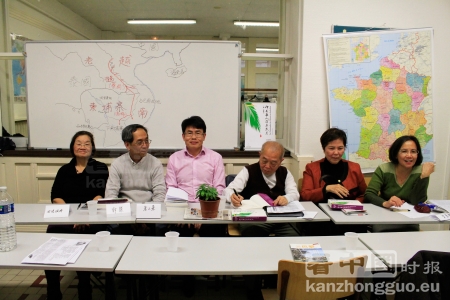 《印支华人沧桑岁月》读者座谈会的演讲者(摄影:林莲怡/看中国) 《印支华人沧桑岁月》读者座谈会的演讲者(摄影:林莲怡/看中国)