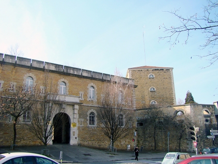 法国里昂中法大学旧址正门。1921年,里昂中法大学由中法双方合作建立,专门招收中国学生入法接受高等教育,直至1946年停止招生。 (网络图片) 法国里昂中法大学旧址正门。1921年,里昂中法大学由中法双方合作建立,专门招收中国学生入法接受高等教育,直至1946年停止招生。 (网络图片)