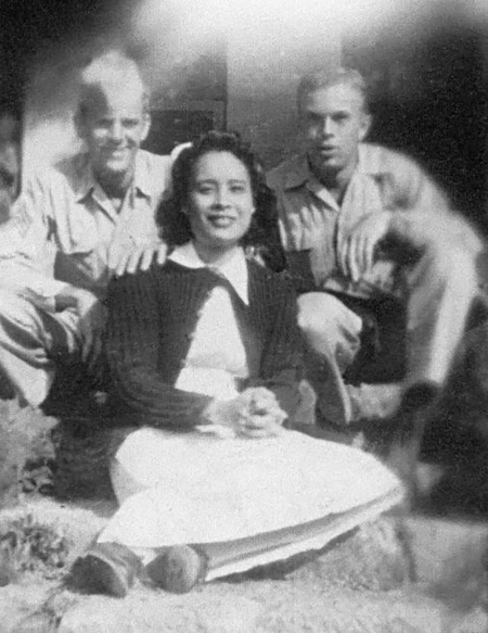  黄欢笑和当时的美国援华空军（网络图片）