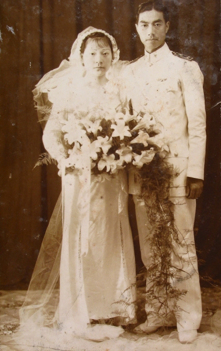 高正明与太太吕美贞婚纱照。图/高正明女儿高曼丽提供