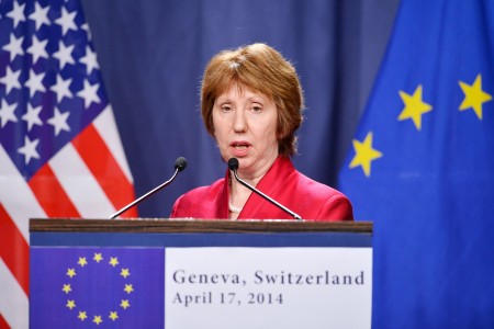 4月17日,欧盟外交政策负责人阿什顿(Catherine Ashton)在瑞士日内瓦的国际大酒店召开的记者招待会上就四方会谈内容讲话。欧盟、美国、乌克兰和俄国当日举行四方会谈,以缓解日益紧张的东乌克兰局势。(GettyImages) 4月17日,欧盟外交政策负责人阿什顿(Catherine Ashton)在瑞士日内瓦的国际大酒店召开的记者招待会上就四方会谈内容讲话。欧盟、美国、乌克兰和俄国当