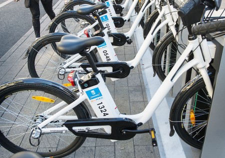 马德里街头的电动自行车（Getty Images）