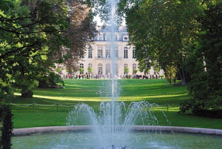 爱丽舍宫和花园((摄影:Leurent.t/维基百科)) 爱丽舍宫和花园((摄影:Leurent.t/维基百科))