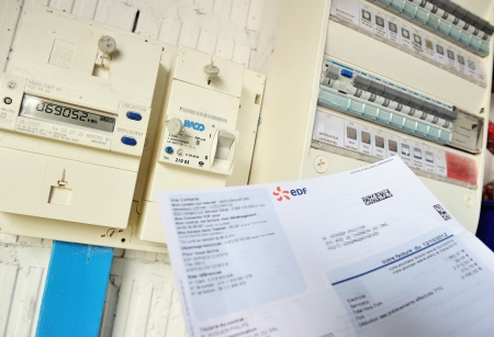 法国电力公司(EDF)的电表和电费单(AFP/Getty Images) 法国电力公司(EDF)的电表和电费单(AFP/Getty Images)