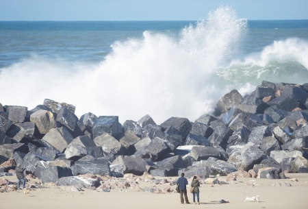 西班牙北部某一城市的海岸(AFP/Getty Images) 西班牙北部某一城市的海岸(AFP/Getty Images)