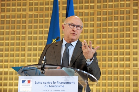 法国财政部长萨班(Michel Sapin)在新闻发布会上。(AFP/Getty Images) 法国财政部长萨班(Michel Sapin)在新闻发布会上。(AFP/Getty Images)