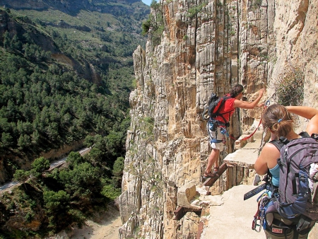 世界最恐怖登山道Caminito del Rey（维基百科）