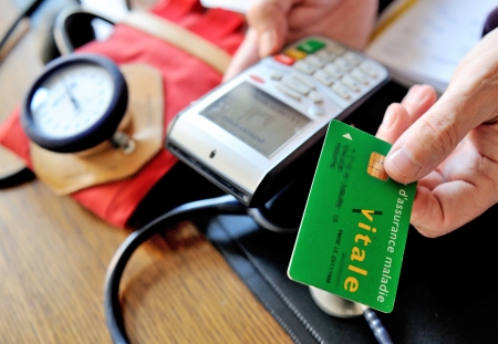 法国拟于2017年11月底普及医疗保险第三方付款。 (AFP/Getty Images) 法国拟于2017年11月底普及医疗保险第三方付款。 (AFP/Getty Images)