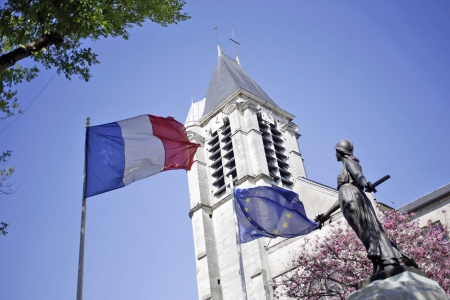 94省犹太城的教堂,可能是阿尔及利亚学生格拉姆的攻击对象。 (AFP/Getty Images) 94省犹太城的教堂,可能是阿尔及利亚学生格拉姆的攻击对象。 (AFP/Getty Images)