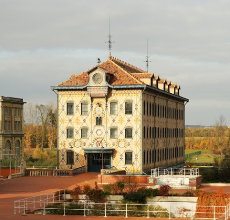 努瓦济耶 巧克力工厂 (维基百科) 努瓦济耶 巧克力工厂 (维基百科)