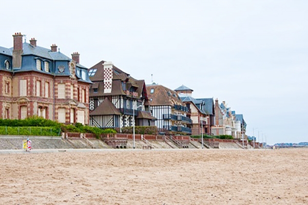 海滨城市HOULGATE(123RF) 海滨城市HOULGATE(123RF)