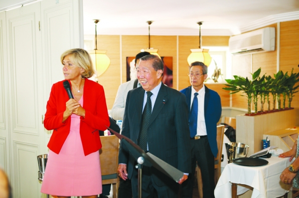 佩克莱斯(左)、何福基(中)、梁发强(右) (摄影/云雾茶) 佩克莱斯(左)、何福基(中)、梁发强(右) (摄影/云雾茶)