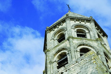 拉加尔德阿代马教堂的钟楼(P.BERNARD_LPBVF) 拉加尔德阿代马教堂的钟楼(P.BERNARD_LPBVF)