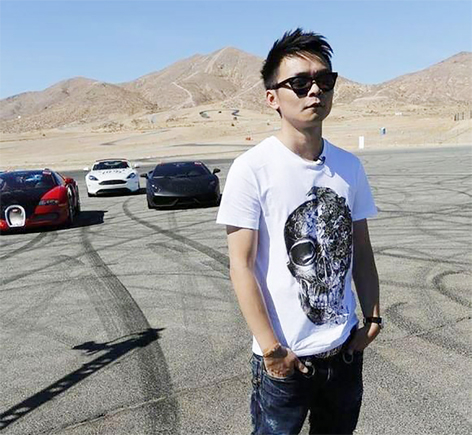 蒋鑫拥有超过15辆超级跑车,价值超过 两亿。 蒋鑫拥有超过15辆超级跑车,价值超过 两亿。