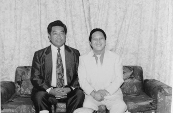 贾庆林与王林 (网络图片) 贾庆林与王林 (网络图片)