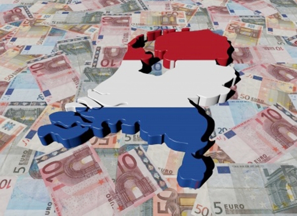 荷兰国旗标色的地图(123RF) 荷兰国旗标色的地图(123RF)