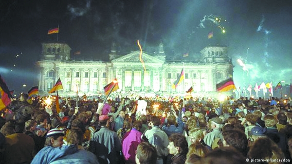 1990年10月3日新德国诞生。(网络图片) 1990年10月3日新德国诞生。(网络图片)