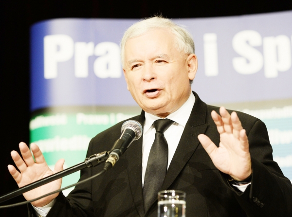 雅洛斯瓦夫•卡臣斯基(Jaroslaw Kaczynski),赢得此次波兰国会大选的法律正义党党魁。(AFP/Getty Images) 雅洛斯瓦夫•卡臣斯基(Jaroslaw Kaczynski),赢得此次波兰国会大选的法律正义党党魁。(AFP/Getty Images)