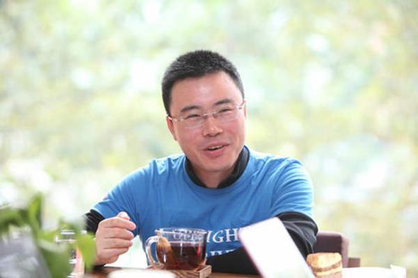 依托快播,当年数以万计的大陆中小电影站曾经历了七年的黄金发展时期。快播播放器的资源搜集模式为站长省去片源开支,在电影、视频领域建立起互联网视频分享阵线,成为站长们赖以生存的避风港。图为快播创始人王欣。(网络图片) 依托快播,当年数以万计的大陆中小电影站曾经历了七年的黄金发展时期。快播播放器的资源搜集模式为站长省去片源开支,在电影、视频领域建立起互联网视频分享阵线,成为站长