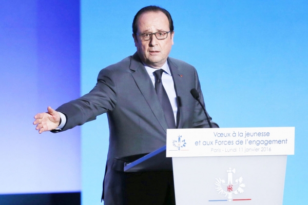 2016年1月11日，法国总统奥朗德对青少年和从事公民事务行业的工作者发表新年祝愿。（AFP/Getty Images)