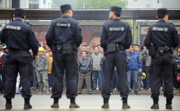 警察执法不公导致人们对警察的信任度直线下跌。(Getty Images)