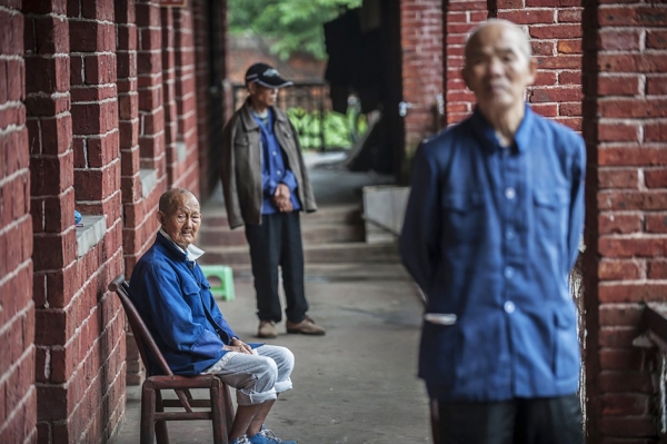 养老院里孤独的老人们(网络图片) 养老院里孤独的老人们(网络图片)