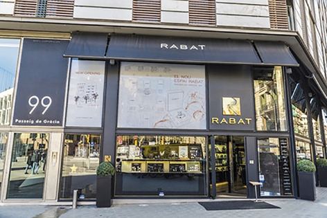 在破获华人黑帮行动中,被警方搜查的、涉嫌被用来洗钱的Rabat高级首饰店。(123RF) 在破获华人黑帮行动中,被警方搜查的、涉嫌被用来洗钱的Rabat高级首饰店。(123RF)