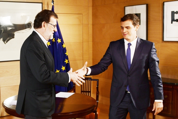 拉霍伊(左)和里韦拉(右)(AFP/Getty Images) 拉霍伊(左)和里韦拉(右)(AFP/Getty Images)