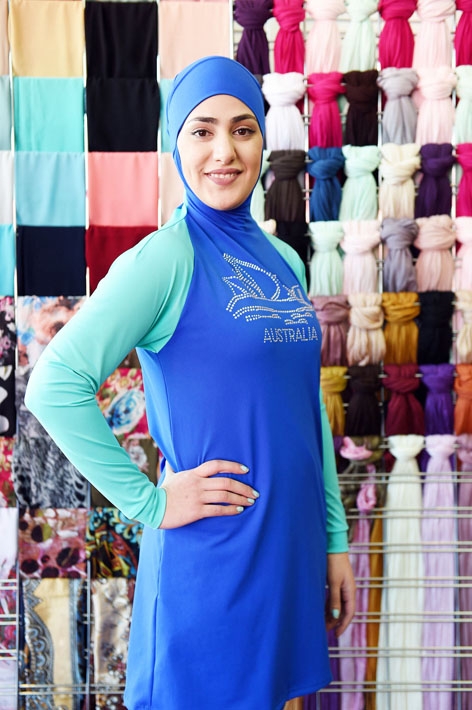 一名模特在商店展示博基尼泳装。(AFP/Getty Images) 一名模特在商店展示博基尼泳装。(AFP/Getty Images)