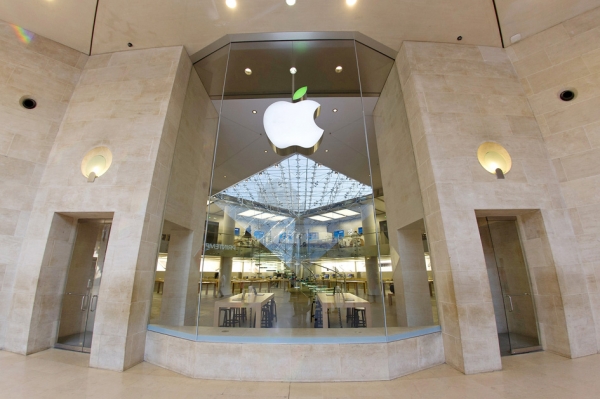 一家位于巴黎的苹果专卖店 (Getty Images for Apple) 一家位于巴黎的苹果专卖店 (Getty Images for Apple)