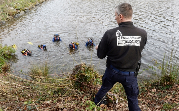 3月2日，法国警方仍在寻找失踪的特罗亚戴克一家。（AFP/Getty Images）