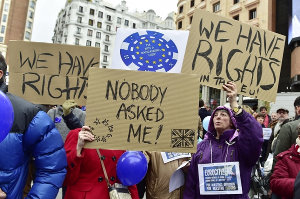 3月25日在马德里举行的挺欧盟集会现场(AFP/Getty Images) 3月25日在马德里举行的挺欧盟集会现场(AFP/Getty Images)