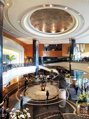 香港君悦酒店(Wing1990hk/维基百科)