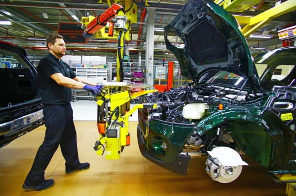 英国国家统计局近日发布的制造、贸易和建筑业等关键经济数据,显示英国经济未能获得增长。(AFP/Getty Images) 英国国家统计局近日发布的制造、贸易和建筑业等关键经济数据,显示英国经济未能获得增长。(AFP/Getty Images)