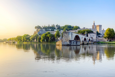 阿维尼翁如诗如画的断桥美景(Chiugoran/维基百科) 阿维尼翁如诗如画的断桥美景(Chiugoran/维基百科)