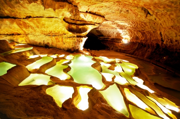 圣马塞尔岩洞(Getfunky Paris/维基百科) 圣马塞尔岩洞(Getfunky Paris/维基百科)