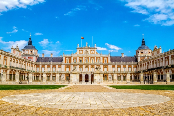 马德里王宫(123RF) 马德里王宫(123RF)