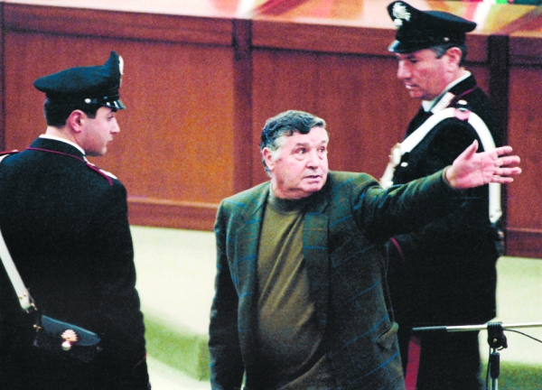 拍摄于1993年3月8日,在法庭上的里伊纳。(AFP/Getty Images) 拍摄于1993年3月8日,在法庭上的里伊纳。(AFP/Getty Images)