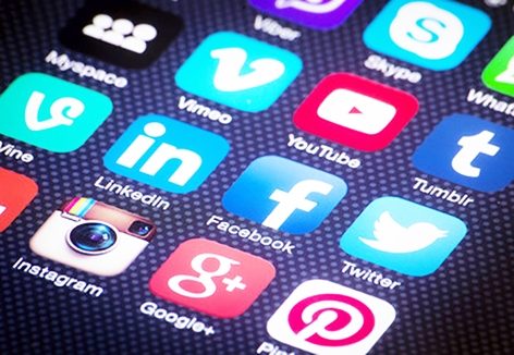 10 个让美国千禧代的年轻人难舍难分的手机应用程序,第一名很难猜。(123RF) 10 个让美国千禧代的年轻人难舍难分的手机应用程序,第一名很难猜。(123RF)